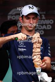 Nicholas Latifi (CDN) Williams Racing makes ice cream. 27.10.2022. Formula 1 World Championship, Rd 20, Mexican Grand Prix, Mexico City, Mexico, Preparation Day.