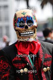 Paddock atmosphere - Day of the Dead Skeleton. 27.10.2022. Formula 1 World Championship, Rd 20, Mexican Grand Prix, Mexico City, Mexico, Preparation Day.