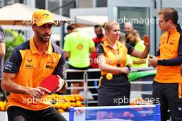 Daniel Ricciardo (AUS) McLaren plays table tennis in the paddock. 27.10.2022. Formula 1 World Championship, Rd 20, Mexican Grand Prix, Mexico City, Mexico, Preparation Day.