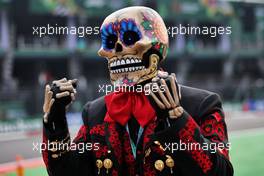 Circuit atmosphere - Day of the Dead Skeleton. 27.10.2022. Formula 1 World Championship, Rd 20, Mexican Grand Prix, Mexico City, Mexico, Preparation Day.
