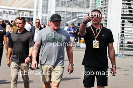 (L to R): Paul Tracy (CDN) with Max Papis (ITA). 27.10.2022. Formula 1 World Championship, Rd 20, Mexican Grand Prix, Mexico City, Mexico, Preparation Day.