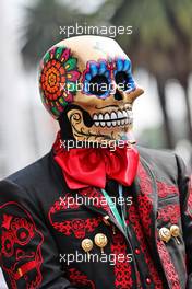 Paddock atmosphere - Day of the Dead Skeleton. 27.10.2022. Formula 1 World Championship, Rd 20, Mexican Grand Prix, Mexico City, Mexico, Preparation Day.