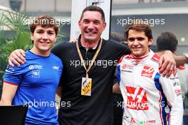 (L to R): Enzo Fittiapldi (BRA) Ferrari Academy Driver with Max Papis (ITA) and Pietro Fittipaldi (BRA) Haas F1 Team Reserve Driver. 27.10.2022. Formula 1 World Championship, Rd 20, Mexican Grand Prix, Mexico City, Mexico, Preparation Day.