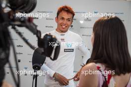 Alexander Albon (THA) Williams Racing with Laura Winter (GBR) F1 Presenter. 06.05.2022. Formula 1 World Championship, Rd 5, Miami Grand Prix, Miami, Florida, USA, Practice Day.