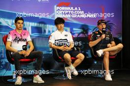 (L to R): Esteban Ocon (FRA) Alpine F1 Team; Yuki Tsunoda (JPN) AlphaTauri; and Max Verstappen (NLD) Red Bull Racing, in the FIA Press Conference. 06.05.2022. Formula 1 World Championship, Rd 5, Miami Grand Prix, Miami, Florida, USA, Practice Day.