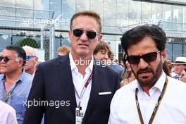 Tom Garfinkel (USA)Vice Chairman, President and Chief Executive Officer of the Miami Dolphins and Hard Rock Stadium with Mohammed Bin Sulayem (UAE) FIA President on the grid. 08.05.2022. Formula 1 World Championship, Rd 5, Miami Grand Prix, Miami, Florida, USA, Race Day.