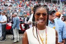 Gabrielle Union (USA) Actress on the grid. 08.05.2022. Formula 1 World Championship, Rd 5, Miami Grand Prix, Miami, Florida, USA, Race Day.