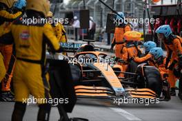 Daniel Ricciardo (AUS) McLaren MCL36 makes a pit stop. 08.05.2022. Formula 1 World Championship, Rd 5, Miami Grand Prix, Miami, Florida, USA, Race Day.