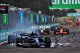 Alexander Albon (THA) Williams Racing FW44 locks up under braking. 08.05.2022. Formula 1 World Championship, Rd 5, Miami Grand Prix, Miami, Florida, USA, Race Day.