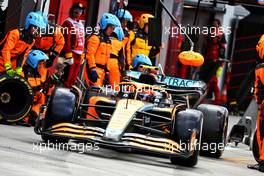 Lando Norris (GBR) McLaren MCL36 makes a pit stop. 08.05.2022. Formula 1 World Championship, Rd 5, Miami Grand Prix, Miami, Florida, USA, Race Day.