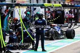 Nicholas Latifi (CDN) Williams Racing FW44 makes a pit stop. 08.05.2022. Formula 1 World Championship, Rd 5, Miami Grand Prix, Miami, Florida, USA, Race Day.