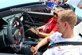 Mick Schumacher (GER) Haas F1 Team on the drivers parade. 08.05.2022. Formula 1 World Championship, Rd 5, Miami Grand Prix, Miami, Florida, USA, Race Day.