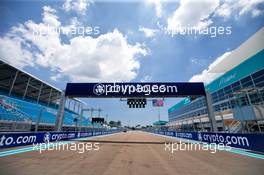 Circuit atmosphere - start / finish straight. 05.05.2022. Formula 1 World Championship, Rd 5, Miami Grand Prix, Miami, Florida, USA, Preparation Day.