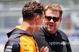 (L to R): Lando Norris (GBR) McLaren walks the circuit with James Corden (GBR) Actor. 05.05.2022. Formula 1 World Championship, Rd 5, Miami Grand Prix, Miami, Florida, USA, Preparation Day.