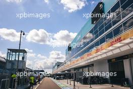 Circuit atmosphere - the pits. 05.05.2022. Formula 1 World Championship, Rd 5, Miami Grand Prix, Miami, Florida, USA, Preparation Day.