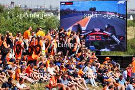 Circuit atmosphere - fans. 02.09.2022. Formula 1 World Championship, Rd 14, Dutch Grand Prix, Zandvoort, Netherlands, Practice Day.
