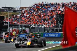 Max Verstappen (NLD) Red Bull Racing RB18 stopped in the first practice session. 02.09.2022. Formula 1 World Championship, Rd 14, Dutch Grand Prix, Zandvoort, Netherlands, Practice Day.