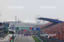 The grid before the start of the race. 04.09.2022. Formula 1 World Championship, Rd 14, Dutch Grand Prix, Zandvoort, Netherlands, Race Day.