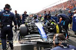 Alexander Albon (THA) Williams Racing FW44 on the grid. 04.09.2022. Formula 1 World Championship, Rd 14, Dutch Grand Prix, Zandvoort, Netherlands, Race Day.
