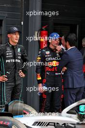 (L to R): George Russell (GBR) Mercedes AMG F1 with Max Verstappen (NLD) Red Bull Racing and Mohammed Bin Sulayem (UAE) FIA President in parc ferme. 04.09.2022. Formula 1 World Championship, Rd 14, Dutch Grand Prix, Zandvoort, Netherlands, Race Day.