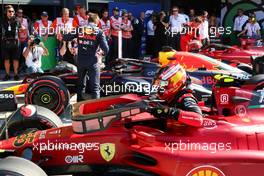 Carlos Sainz Jr (ESP) Ferrari F1-75; Max Verstappen (NLD) Red Bull Racing RB18; and Charles Leclerc (MON) Ferrari F1-75, in qualifying parc ferme. 03.09.2022. Formula 1 World Championship, Rd 14, Dutch Grand Prix, Zandvoort, Netherlands, Qualifying Day.