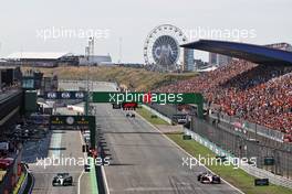 (L to R): Lewis Hamilton (GBR) Mercedes AMG F1 W13 and Kevin Magnussen (DEN) Haas VF-22. 03.09.2022. Formula 1 World Championship, Rd 14, Dutch Grand Prix, Zandvoort, Netherlands, Qualifying Day.