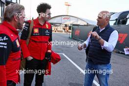 Mattia Binotto (ITA) Ferrari Team Principal (Centre) and Gino Rosato (CDN) Ferrari (Left). 03.09.2022. Formula 1 World Championship, Rd 14, Dutch Grand Prix, Zandvoort, Netherlands, Qualifying Day.