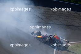 Sergio Perez (MEX) Red Bull Racing RB18 spins in qualifying. 03.09.2022. Formula 1 World Championship, Rd 14, Dutch Grand Prix, Zandvoort, Netherlands, Qualifying Day.