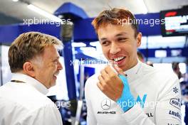 (L to R): Jost Capito (GER) Williams Racing Chief Executive Officer with Alexander Albon (THA) Williams Racing. 03.09.2022. Formula 1 World Championship, Rd 14, Dutch Grand Prix, Zandvoort, Netherlands, Qualifying Day.