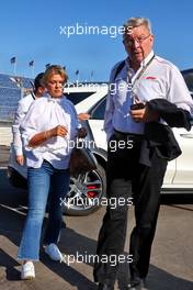 Ross Brawn (GBR) Managing Director, Motor Sports with Corinna Schumacher (GER). 03.09.2022. Formula 1 World Championship, Rd 14, Dutch Grand Prix, Zandvoort, Netherlands, Qualifying Day.