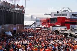 Circuit atmosphere - fans. 03.09.2022. Formula 1 World Championship, Rd 14, Dutch Grand Prix, Zandvoort, Netherlands, Qualifying Day.