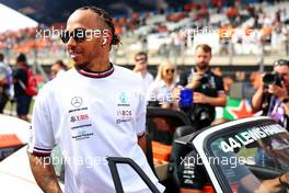 Lewis Hamilton (GBR) Mercedes AMG F1 on the drivers parade. 04.09.2022. Formula 1 World Championship, Rd 14, Dutch Grand Prix, Zandvoort, Netherlands, Race Day.