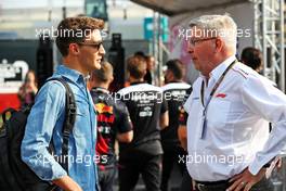 (L to R): George Russell (GBR) Mercedes AMG F1 with Ross Brawn (GBR) Managing Director, Motor Sports. 04.09.2022. Formula 1 World Championship, Rd 14, Dutch Grand Prix, Zandvoort, Netherlands, Race Day.