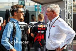 (L to R): George Russell (GBR) Mercedes AMG F1 with Ross Brawn (GBR) Managing Director, Motor Sports. 04.09.2022. Formula 1 World Championship, Rd 14, Dutch Grand Prix, Zandvoort, Netherlands, Race Day.