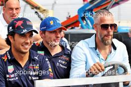 Max Verstappen (NLD) Red Bull Racing (Centre) with Sergio Perez (MEX) Red Bull Racing (Left). 04.09.2022. Formula 1 World Championship, Rd 14, Dutch Grand Prix, Zandvoort, Netherlands, Race Day.