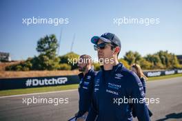 Nicholas Latifi (CDN) Williams Racing walks the circuit with the team. 01.09.2022. Formula 1 World Championship, Rd 14, Dutch Grand Prix, Zandvoort, Netherlands, Preparation Day.