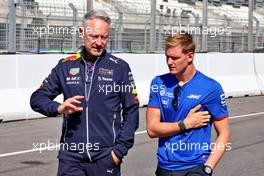 (L to R): Jonathan Wheatley (GBR) Red Bull Racing Team Manager with Mick Schumacher (GER) Haas F1 Team. 01.09.2022. Formula 1 World Championship, Rd 14, Dutch Grand Prix, Zandvoort, Netherlands, Preparation Day.