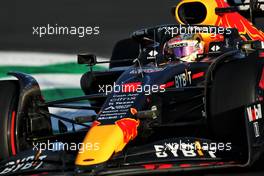 Max Verstappen (NLD) Red Bull Racing RB18. 25.03.2022 Formula 1 World Championship, Rd 2, Saudi Arabian Grand Prix, Jeddah, Saudi Arabia, Practice Day.