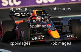 Max Verstappen (NLD) Red Bull Racing RB18. 25.03.2022 Formula 1 World Championship, Rd 2, Saudi Arabian Grand Prix, Jeddah, Saudi Arabia, Practice Day.