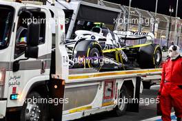 The AlphaTauri AT03 of Yuki Tsunoda (JPN) is recovered back to the pits on the back of a truck. 25.03.2022 Formula 1 World Championship, Rd 2, Saudi Arabian Grand Prix, Jeddah, Saudi Arabia, Practice Day.