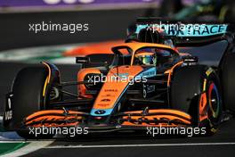 Daniel Ricciardo (AUS) McLaren MCL36. 25.03.2022 Formula 1 World Championship, Rd 2, Saudi Arabian Grand Prix, Jeddah, Saudi Arabia, Practice Day.