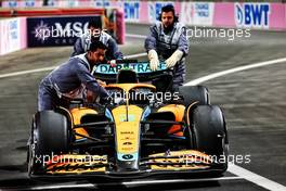 Daniel Ricciardo (AUS) McLaren MCL36 retired from the race. 27.03.2022. Formula 1 World Championship, Rd 2, Saudi Arabian Grand Prix, Jeddah, Saudi Arabia, Race Day.