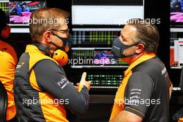 (L to R): Andreas Seidl, McLaren Managing Director with Zak Brown (USA) McLaren Executive Director. 26.03.2022. Formula 1 World Championship, Rd 2, Saudi Arabian Grand Prix, Jeddah, Saudi Arabia, Qualifying Day.