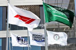 Circuit atmosphere - flags. 26.03.2022. Formula 1 World Championship, Rd 2, Saudi Arabian Grand Prix, Jeddah, Saudi Arabia, Qualifying Day.