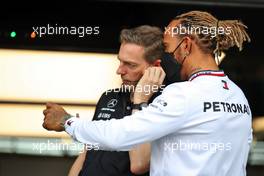 (L to R): Matt Deane (GBR) Mercedes AMG F1 Chief Mechanic with Lewis Hamilton (GBR) Mercedes AMG F1. 27.03.2022. Formula 1 World Championship, Rd 2, Saudi Arabian Grand Prix, Jeddah, Saudi Arabia, Race Day.
