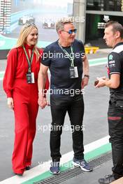 (L to R): Holly Ramsey (GBR) with her father Gordon Ramsey (GBR) Celebrity Chef. 27.03.2022. Formula 1 World Championship, Rd 2, Saudi Arabian Grand Prix, Jeddah, Saudi Arabia, Race Day.