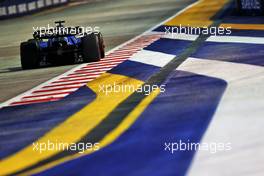 Alexander Albon (THA) Williams Racing FW44. 30.09.2022. Formula 1 World Championship, Rd 17, Singapore Grand Prix, Marina Bay Street Circuit, Singapore, Practice Day.