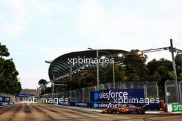 Lando Norris (GBR) McLaren MCL36. 30.09.2022. Formula 1 World Championship, Rd 17, Singapore Grand Prix, Marina Bay Street Circuit, Singapore, Practice Day.