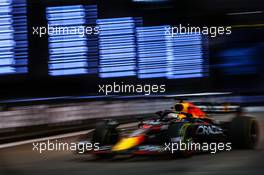 Max Verstappen (NLD), Red Bull Racing  30.09.2022. Formula 1 World Championship, Rd 17, Singapore Grand Prix, Marina Bay Street Circuit, Singapore, Practice Day.