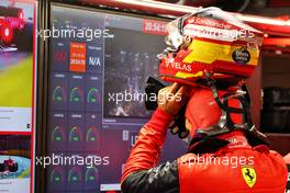 Carlos Sainz Jr (ESP) Ferrari. 30.09.2022. Formula 1 World Championship, Rd 17, Singapore Grand Prix, Marina Bay Street Circuit, Singapore, Practice Day.